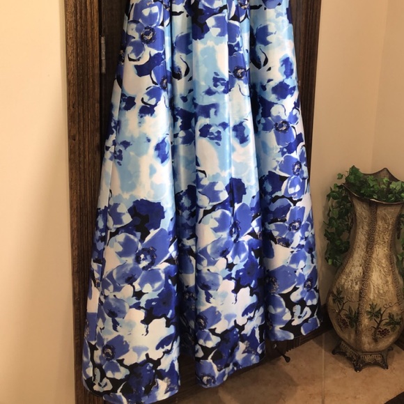 Women’s Formal Dress Plus Size 14W Betsy & Adam Black Blue Floral w Pockets Gown - Picture 7 of 8